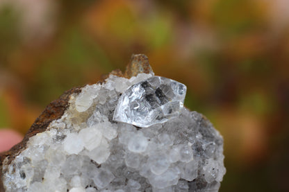 Quartz w/ Oil Inclusions, UV Reactive