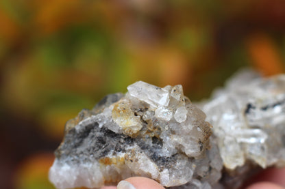 Quartz w/ Oil Inclusions, UV Reactive