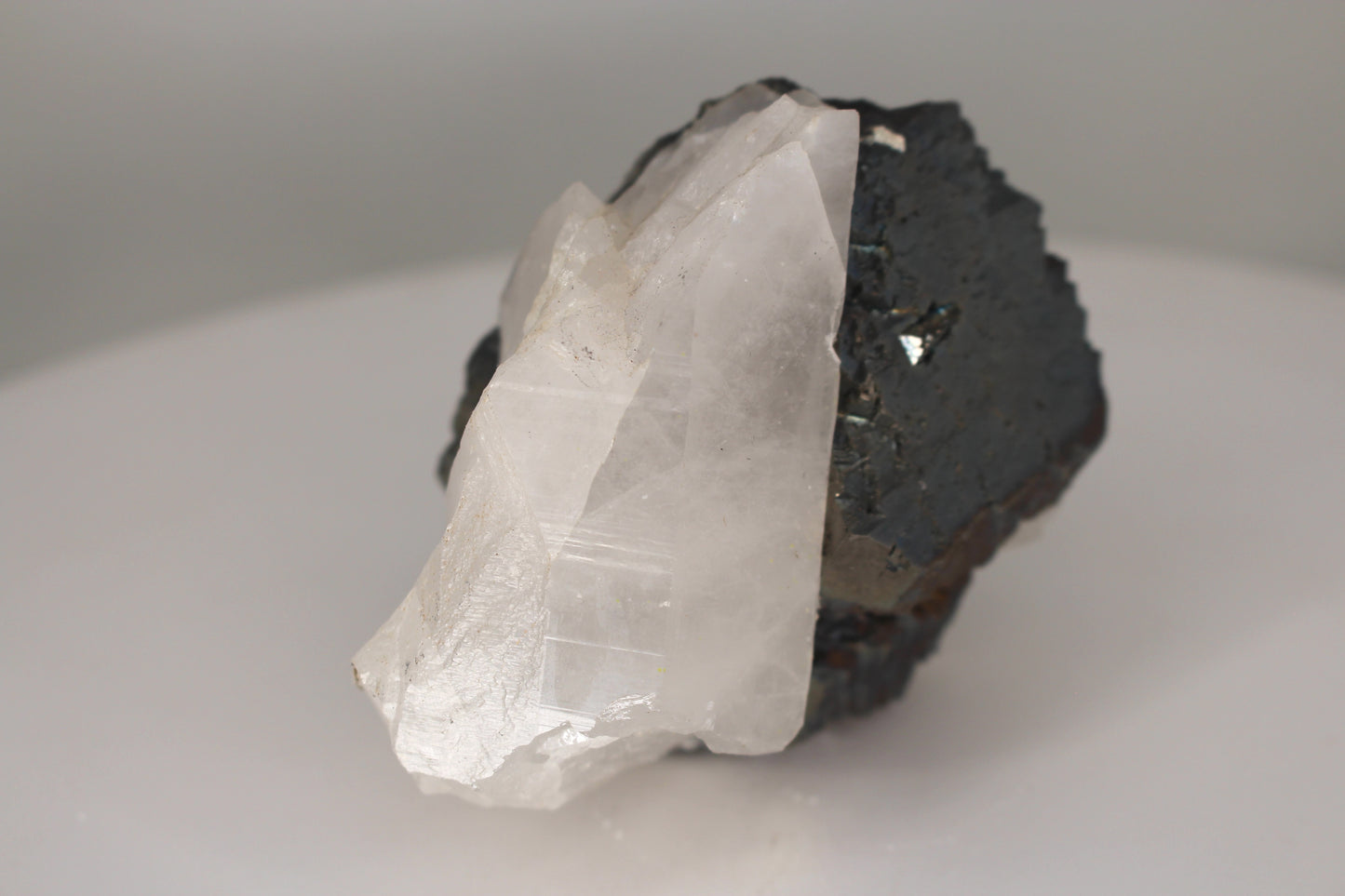 Ferberite on Quartz