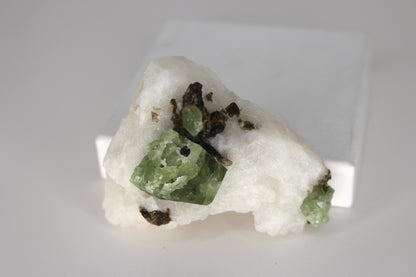 Diopside on Quartz w/ Mica