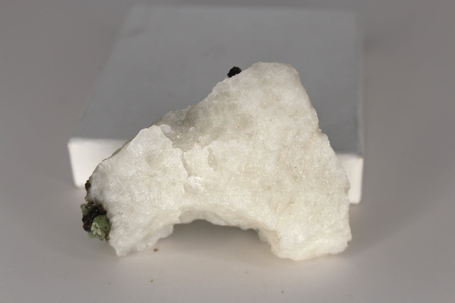 Diopside on Quartz w/ Mica