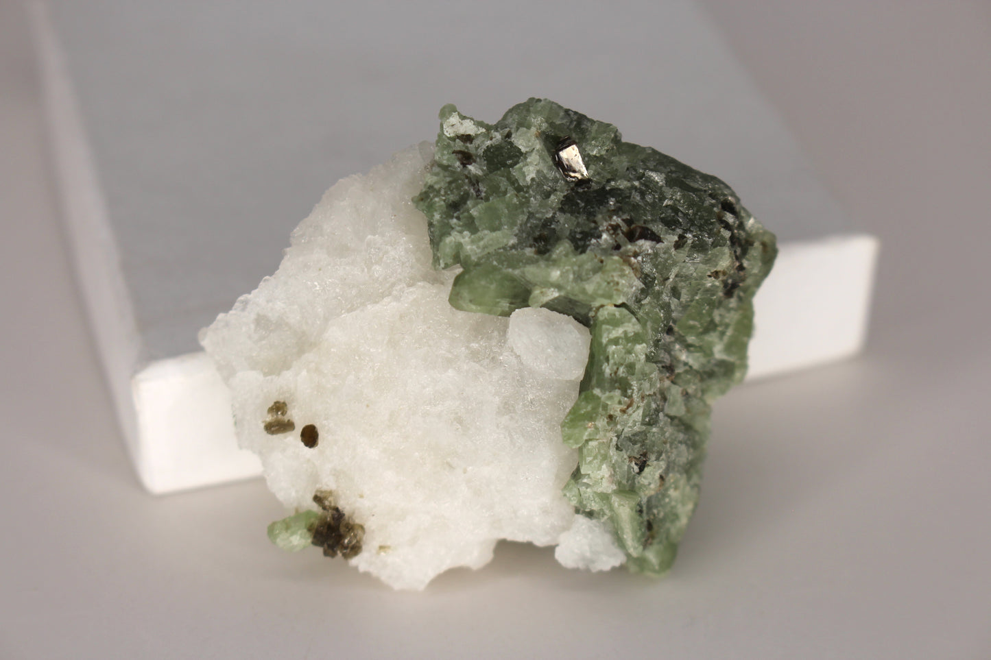 Diopside on Quartz w/ Mica