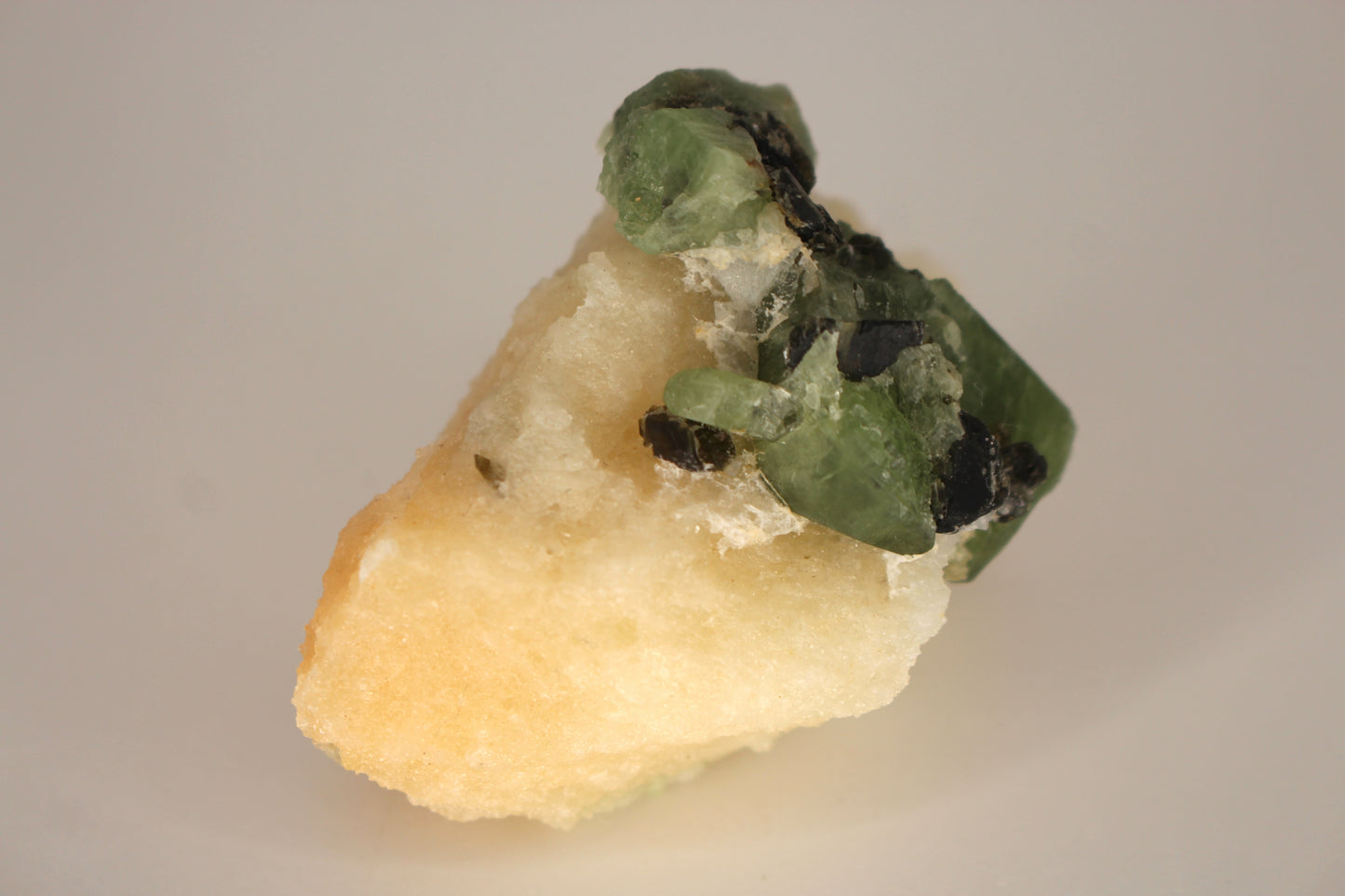 Diopside on Quartz w/ Mica