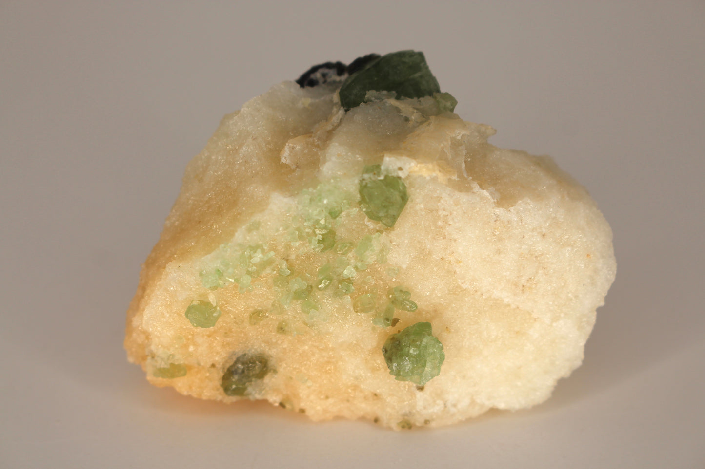 Diopside on Quartz w/ Mica